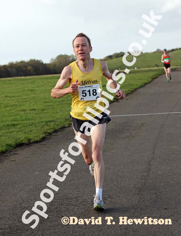 Nigel Rackham (Metros) wins the Newcastle Town Moor Marathon. Photo: David T. Hewitson/Sports for All Pics